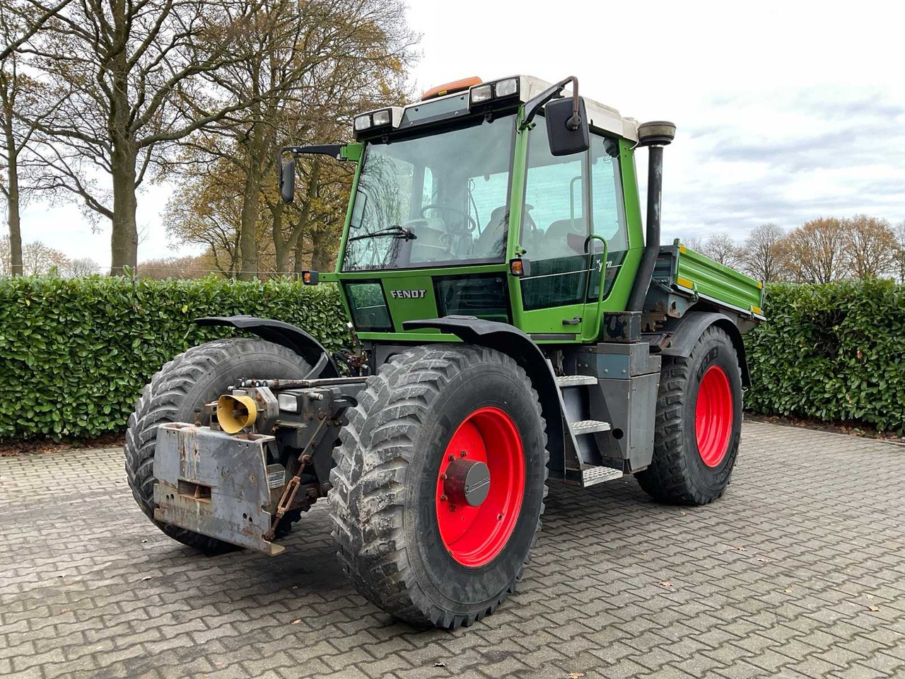 2001 FENDT XYLON 520 ALL-WHEEL DRIVE FARM TRACTOR - Traktor: obrázok 1 2001 FENDT XYLON 520 ALL-WHEEL DRIVE FARM TRACTOR - Traktor: obrázok 1