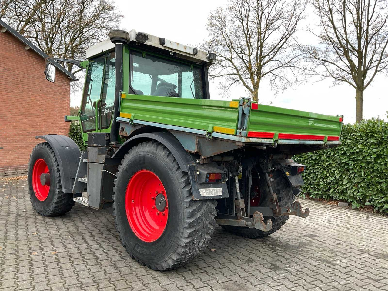 2001 FENDT XYLON 520 ALL-WHEEL DRIVE FARM TRACTOR - Traktor: obrázok 3 2001 FENDT XYLON 520 ALL-WHEEL DRIVE FARM TRACTOR - Traktor: obrázok 3