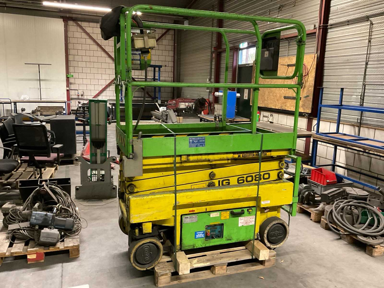 2001 ITECO G6080 SCISSOR LIFT - Pracovná plošina: obrázok 2 2001 ITECO G6080 SCISSOR LIFT - Pracovná plošina: obrázok 2