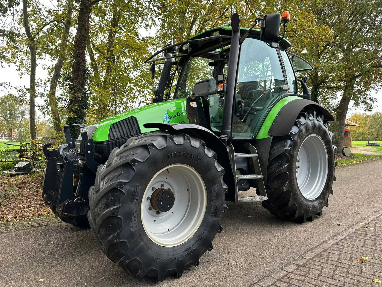 2003 DEUTZ-FAHR AGROTRON 115 MK3 ALL-WHEEL DRIVE FARM TRACTOR - Traktor: obrázok 1 2003 DEUTZ-FAHR AGROTRON 115 MK3 ALL-WHEEL DRIVE FARM TRACTOR - Traktor: obrázok 1