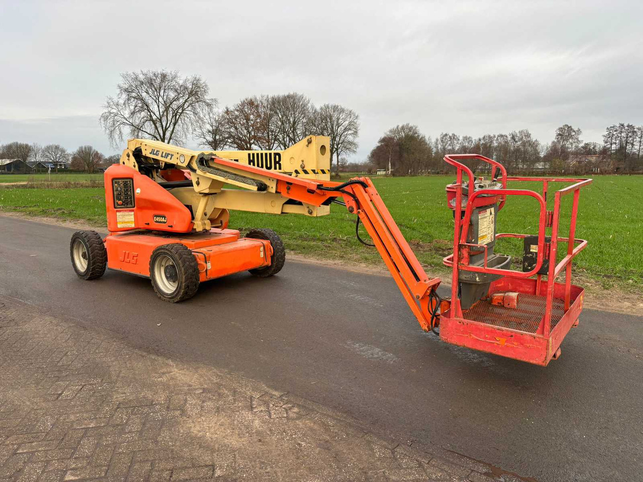 2005 JLG E450AJ AERIAL WORK PLATFORM - Pracovná plošina: obrázok 3 2005 JLG E450AJ AERIAL WORK PLATFORM - Pracovná plošina: obrázok 3