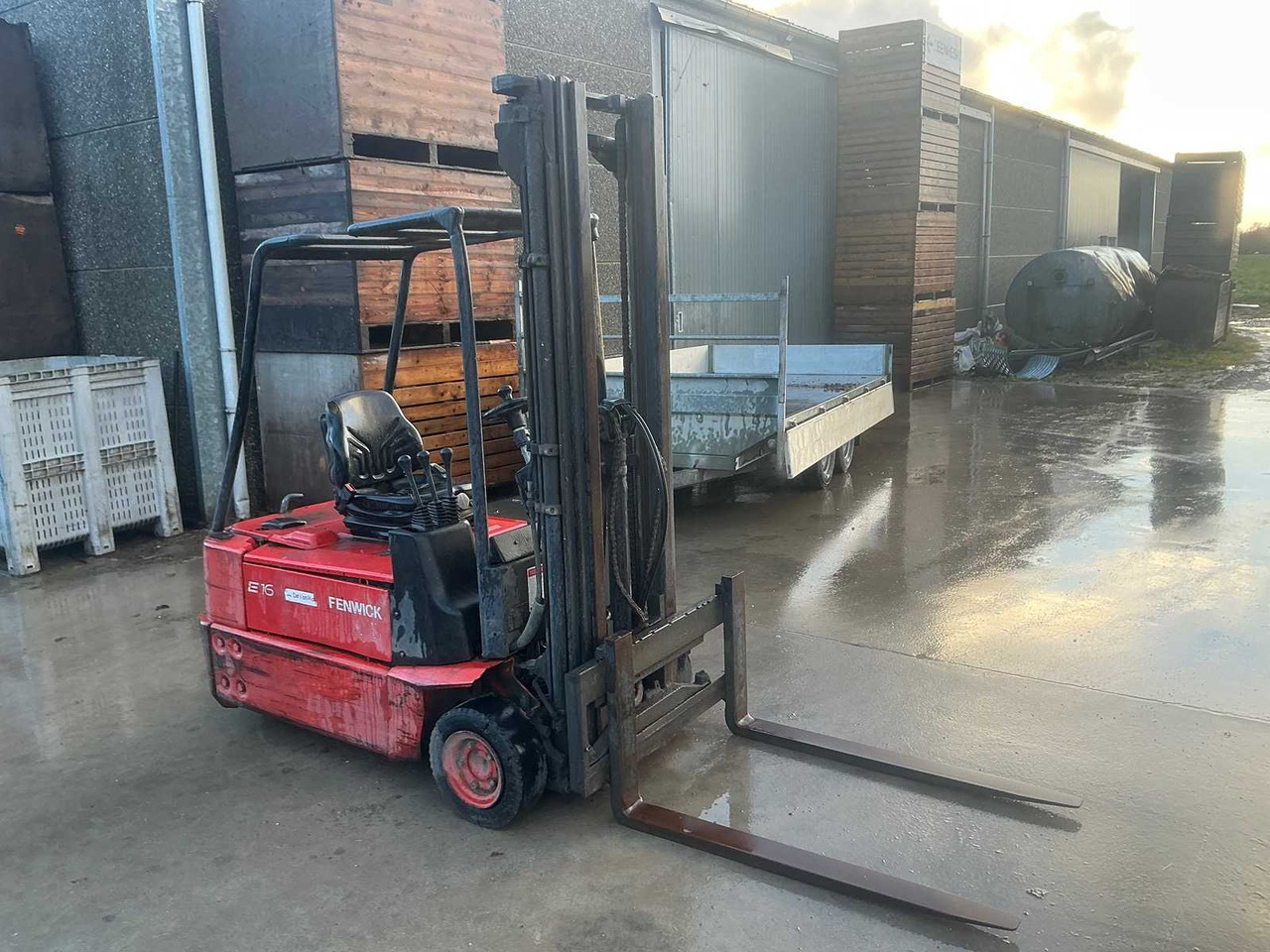2005 LINDE E16Z-02 FORKLIFT (DEFECTIVE!) - Vysokozdvižný vozík: obrázok 1 2005 LINDE E16Z-02 FORKLIFT (DEFECTIVE!) - Vysokozdvižný vozík: obrázok 1