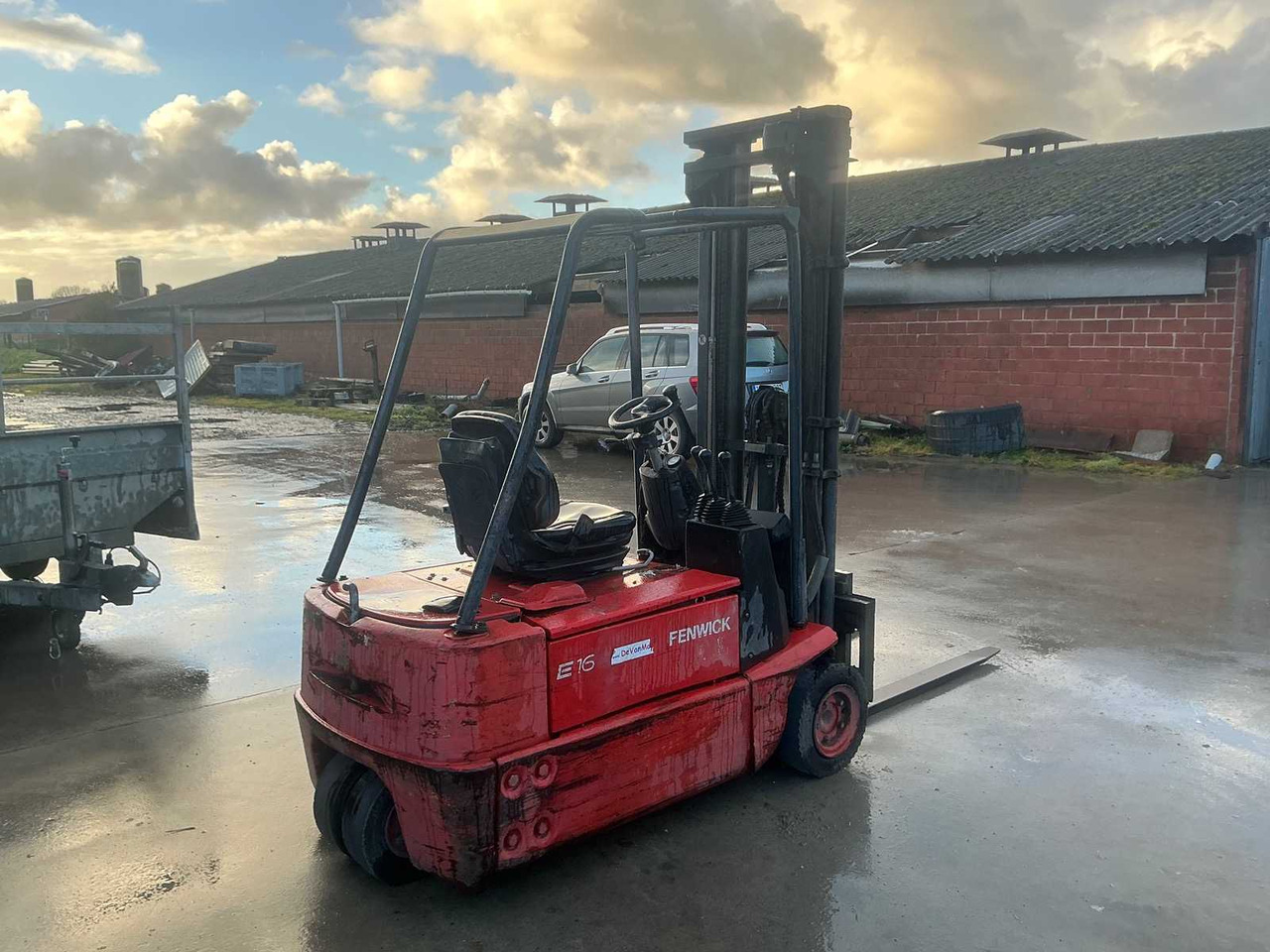 2005 LINDE E16Z-02 FORKLIFT (DEFECTIVE!) - Vysokozdvižný vozík: obrázok 2 2005 LINDE E16Z-02 FORKLIFT (DEFECTIVE!) - Vysokozdvižný vozík: obrázok 2