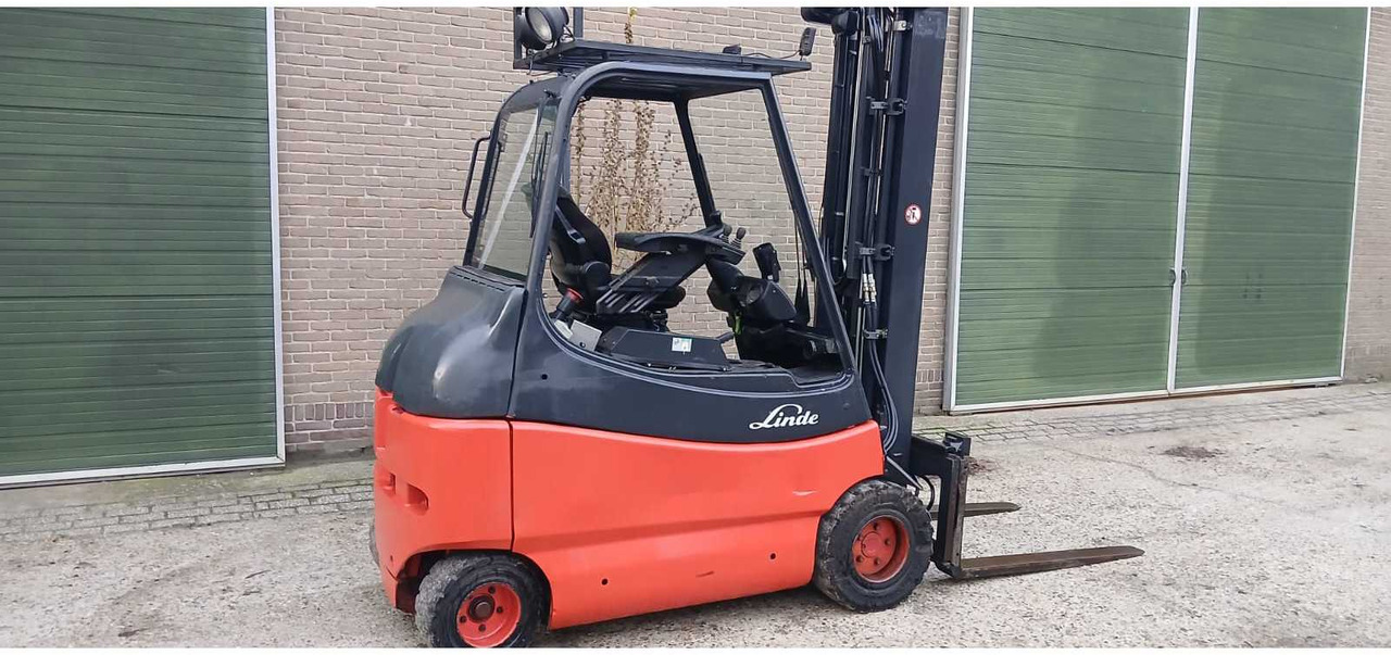 2006 LINDE E30 FORKLIFT - Vysokozdvižný vozík: obrázok 5 2006 LINDE E30 FORKLIFT - Vysokozdvižný vozík: obrázok 5