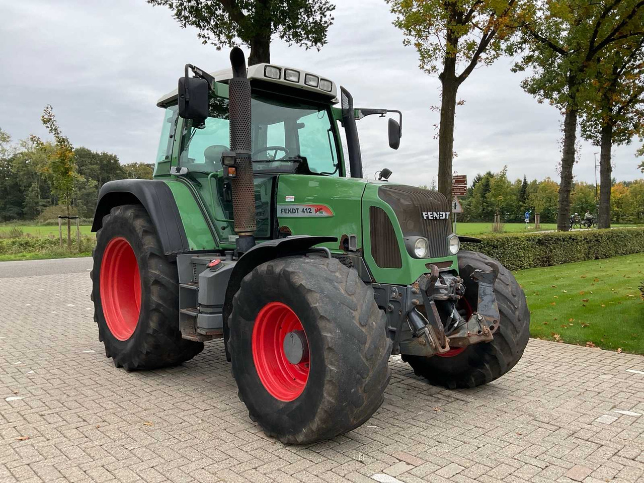 2008 FENDT 412 VARIO TMS ALL-WHEEL DRIVE AGRICULTURAL TRACTOR - Traktor: obrázok 3 2008 FENDT 412 VARIO TMS ALL-WHEEL DRIVE AGRICULTURAL TRACTOR - Traktor: obrázok 3