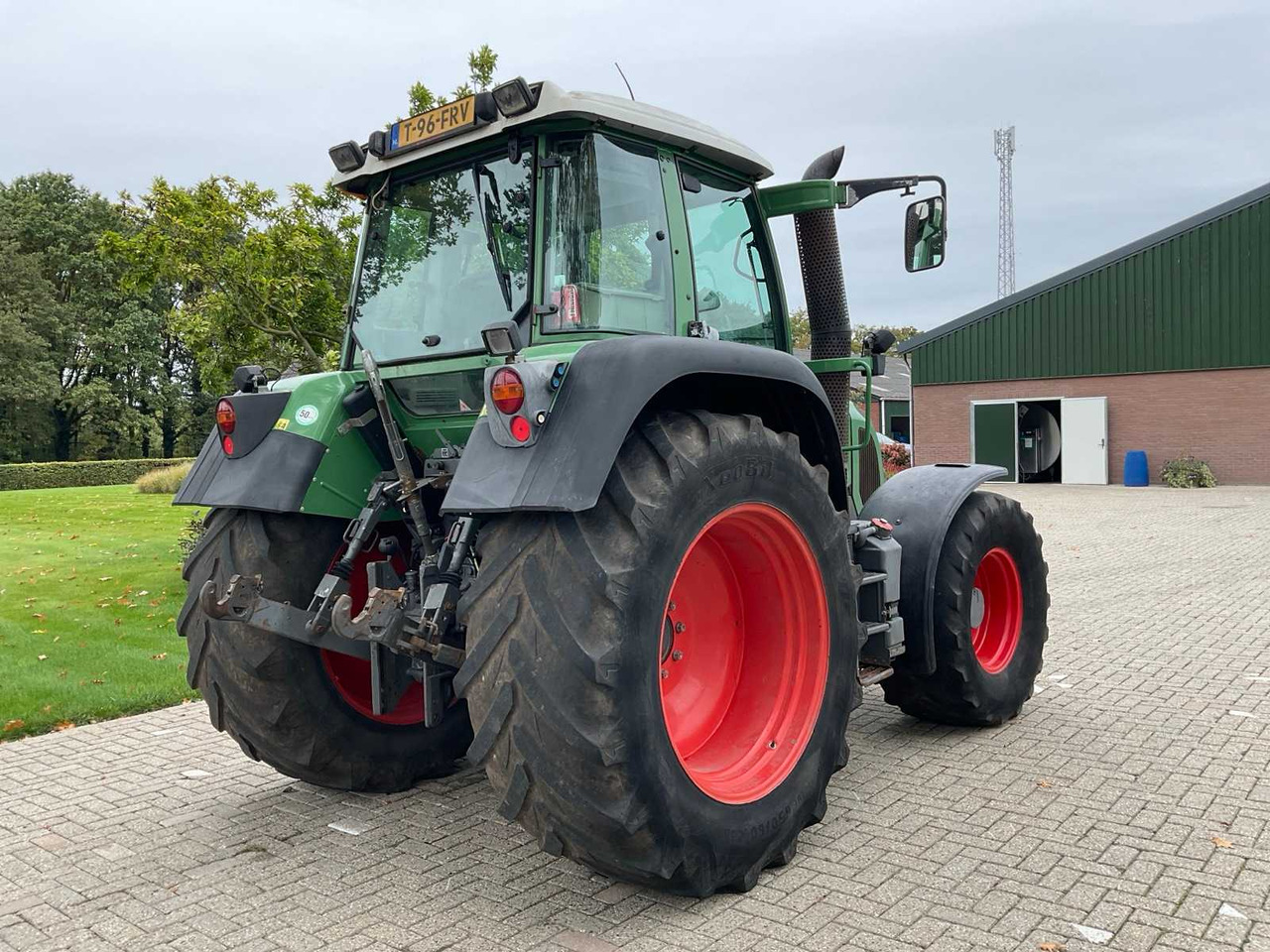 2008 FENDT 412 VARIO TMS ALL-WHEEL DRIVE AGRICULTURAL TRACTOR - Traktor: obrázok 5 2008 FENDT 412 VARIO TMS ALL-WHEEL DRIVE AGRICULTURAL TRACTOR - Traktor: obrázok 5