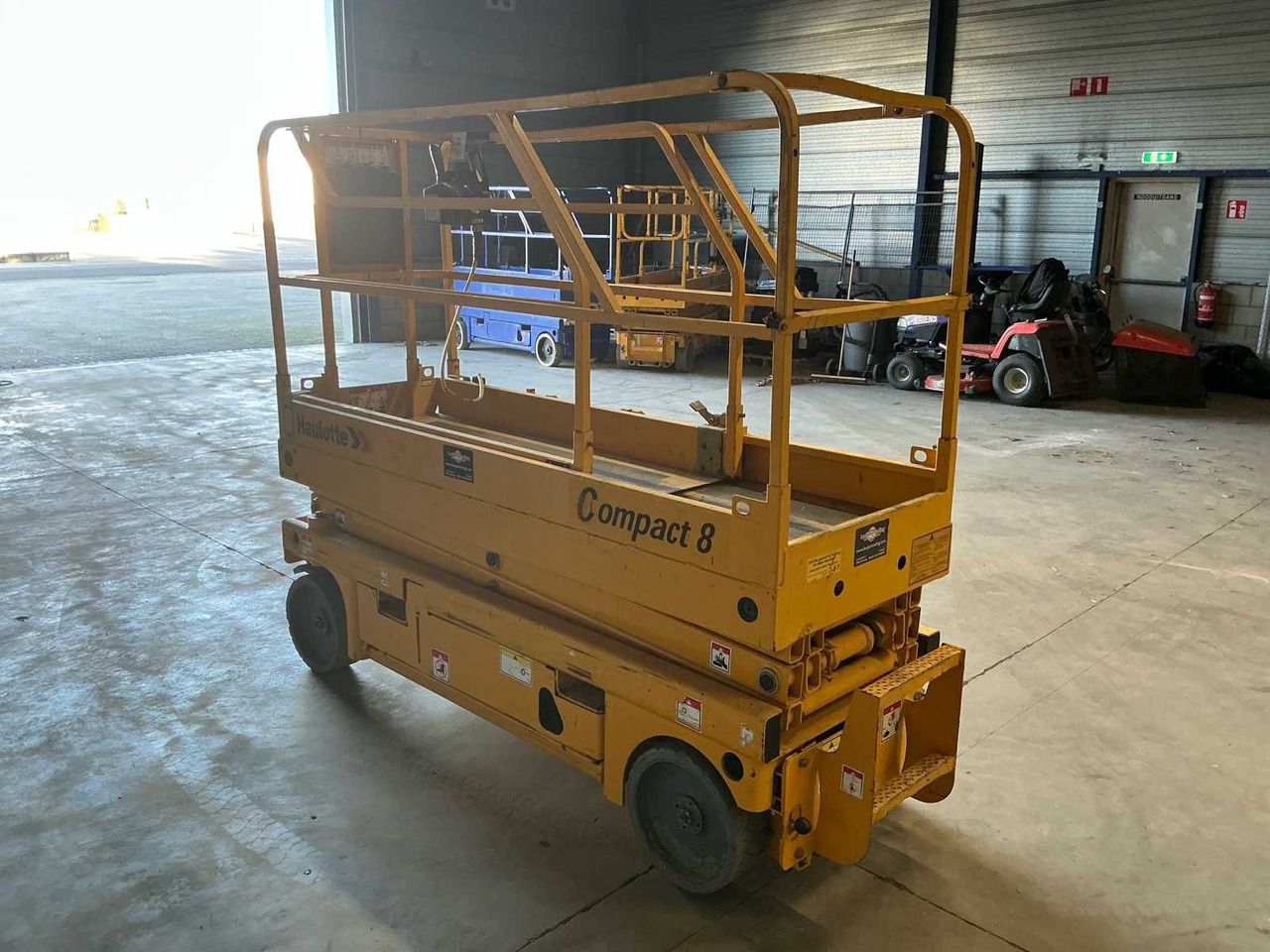 2008 HAULOTTE COMPACT 8 AERIAL PLATFORM - Pracovná plošina: obrázok 4 2008 HAULOTTE COMPACT 8 AERIAL PLATFORM - Pracovná plošina: obrázok 4