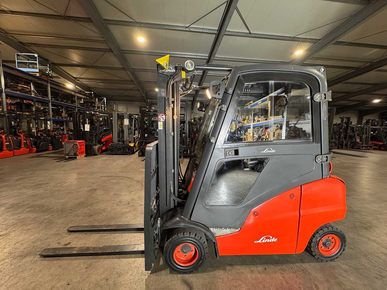 2008 SERVICE + UVV 10/2026 LINDE H20T 2,000KG TRIPLEX GAS FORKLIFT FORKLIFT 11,735 HOURS - Vysokozdvižný vozík: obrázok 1 2008 SERVICE + UVV 10/2026 LINDE H20T 2,000KG TRIPLEX GAS FORKLIFT FORKLIFT 11,735 HOURS - Vysokozdvižný vozík: obrázok 1