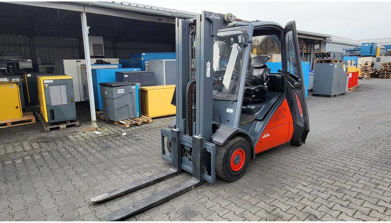 2009 LINDE H35T FORKLIFT TRUCKS - Vysokozdvižný vozík: obrázok 2 2009 LINDE H35T FORKLIFT TRUCKS - Vysokozdvižný vozík: obrázok 2