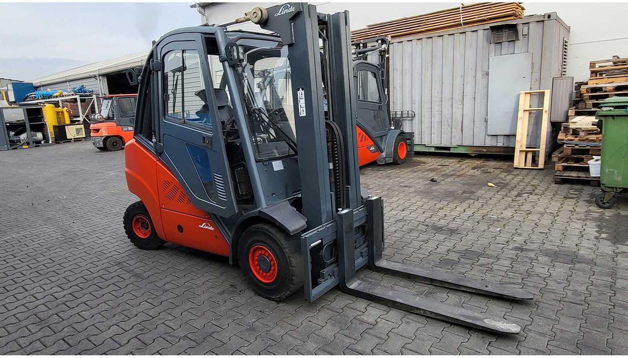 2009 LINDE H35T FORKLIFT TRUCKS - Vysokozdvižný vozík: obrázok 1 2009 LINDE H35T FORKLIFT TRUCKS - Vysokozdvižný vozík: obrázok 1