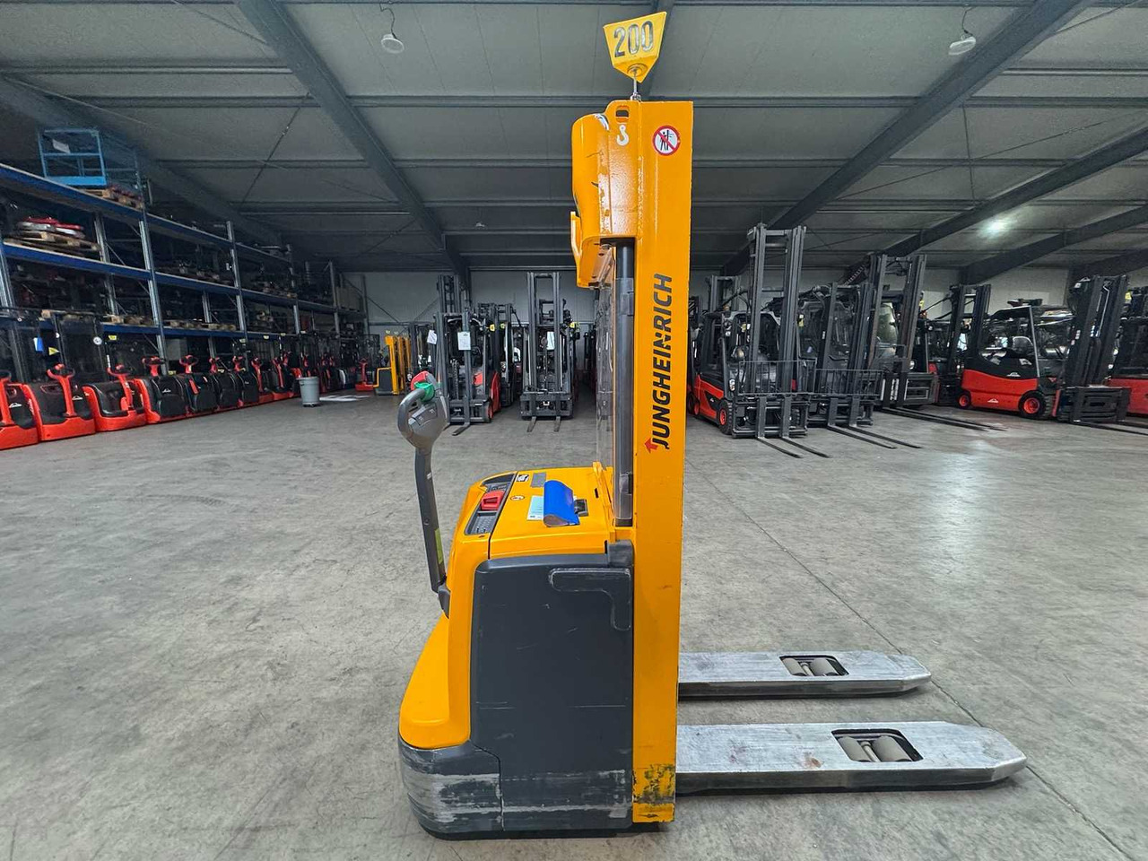 2013 JUNGHEINRICH EJC220 2,000KG STACKER PALLET TRUCK ANT FREE LIFT - Vysokozdvižný vozík: obrázok 2 2013 JUNGHEINRICH EJC220 2,000KG STACKER PALLET TRUCK ANT FREE LIFT - Vysokozdvižný vozík: obrázok 2