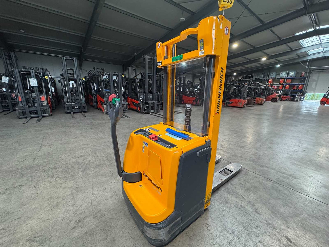 2013 JUNGHEINRICH EJC220 2,000KG STACKER PALLET TRUCK ANT FREE LIFT - Vysokozdvižný vozík: obrázok 3 2013 JUNGHEINRICH EJC220 2,000KG STACKER PALLET TRUCK ANT FREE LIFT - Vysokozdvižný vozík: obrázok 3