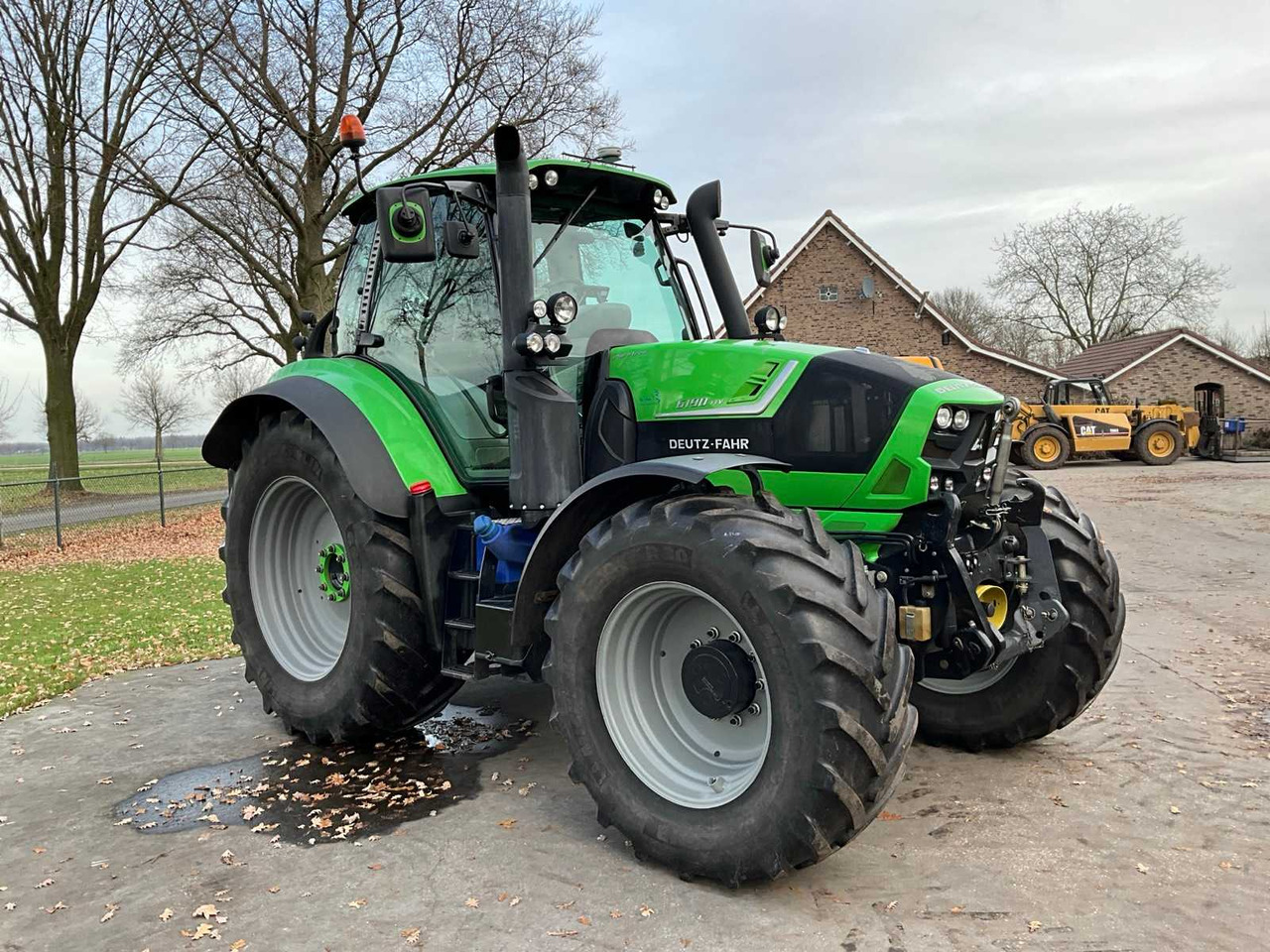 2015 DEUTZ-FAHR 6190 TTV ALL-WHEEL DRIVE FARM TRACTOR - Traktor: obrázok 3 2015 DEUTZ-FAHR 6190 TTV ALL-WHEEL DRIVE FARM TRACTOR - Traktor: obrázok 3