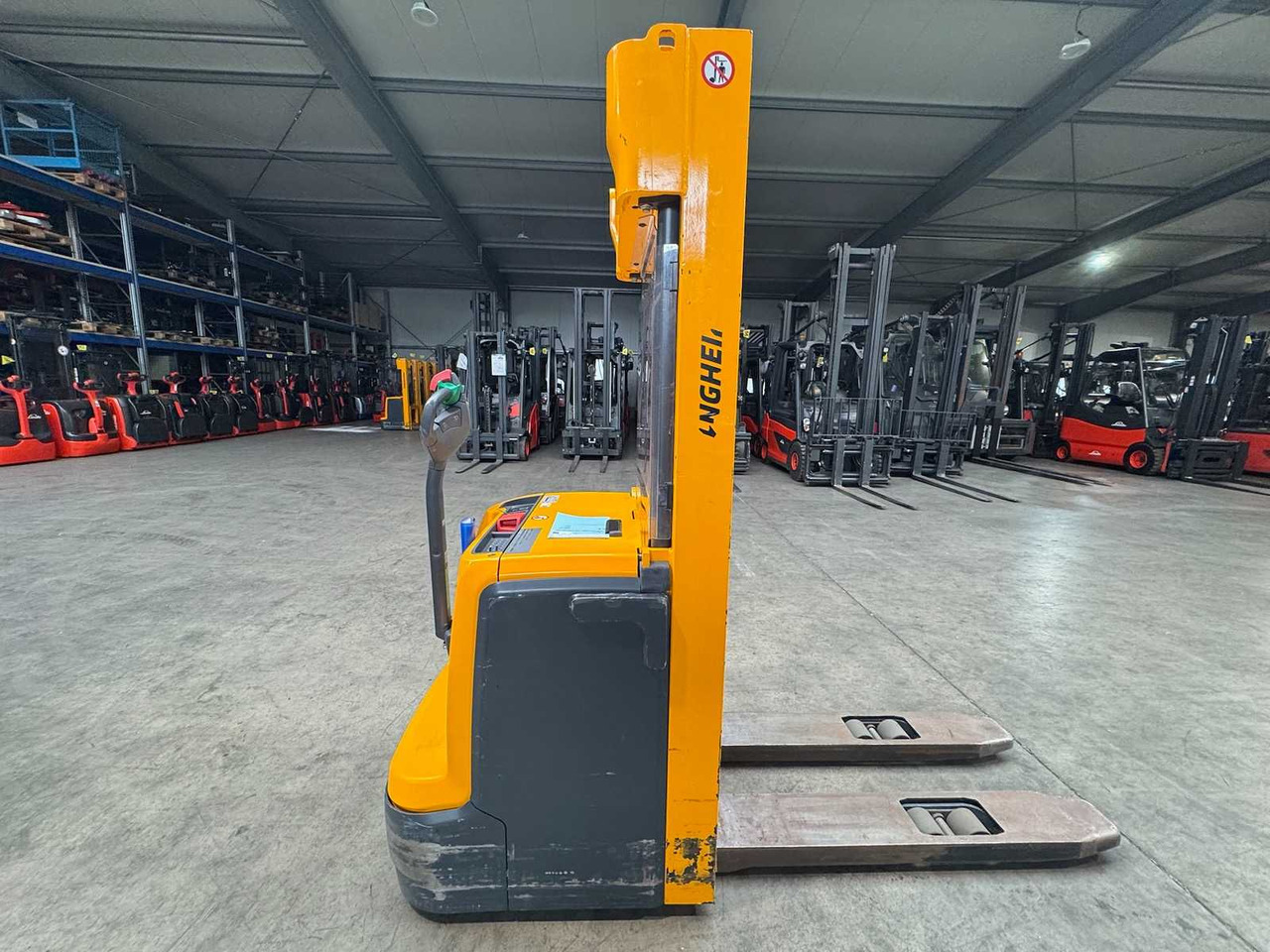 2015 JUNGHEINRICH EJC220 2,000KG STACKER PALLET TRUCK ANT FREE LIFT - Vysokozdvižný vozík: obrázok 3 2015 JUNGHEINRICH EJC220 2,000KG STACKER PALLET TRUCK ANT FREE LIFT - Vysokozdvižný vozík: obrázok 3