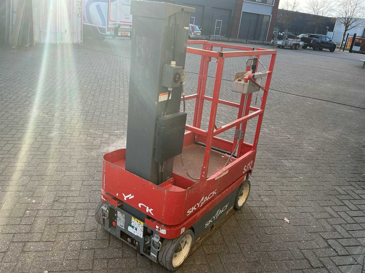 2015 SKYJACK SJ12 AERIAL PLATFORM - Pracovná plošina: obrázok 5 2015 SKYJACK SJ12 AERIAL PLATFORM - Pracovná plošina: obrázok 5