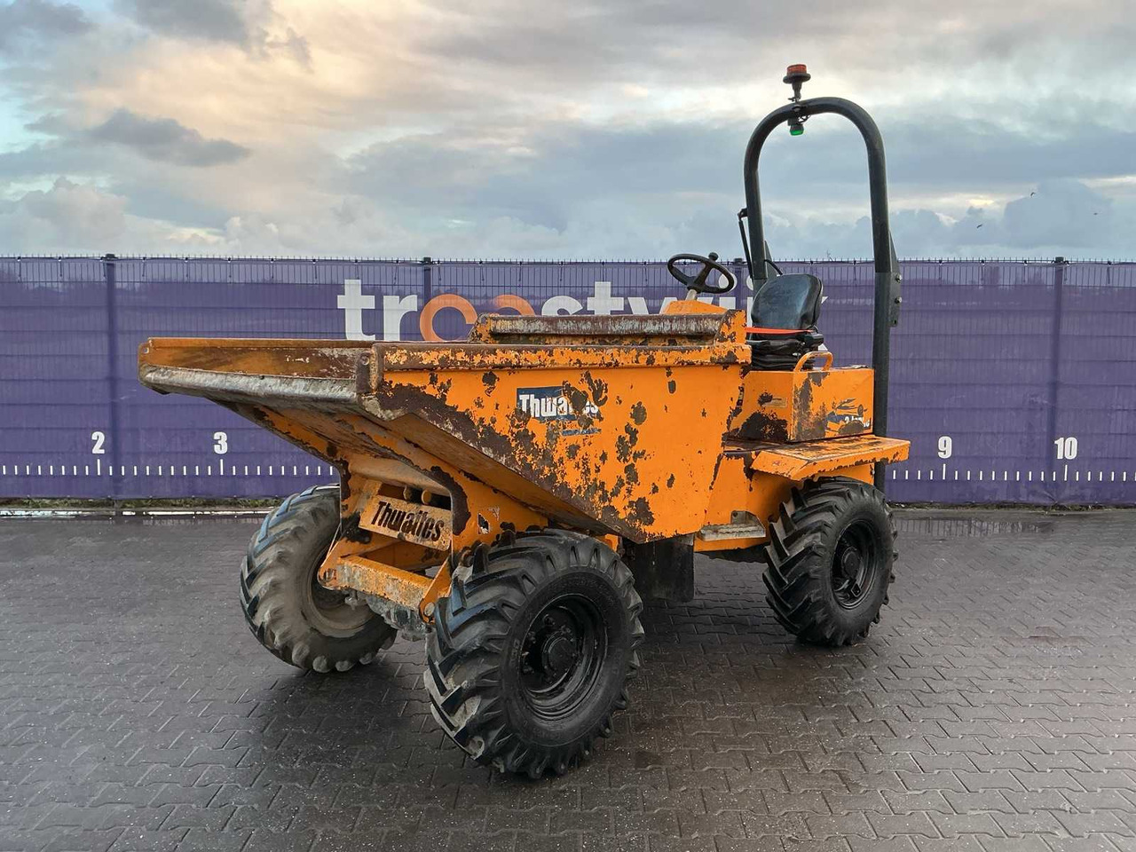 2016 THWAITES 3 TON DUMPER - Mini damper: obrázok 1 2016 THWAITES 3 TON DUMPER - Mini damper: obrázok 1