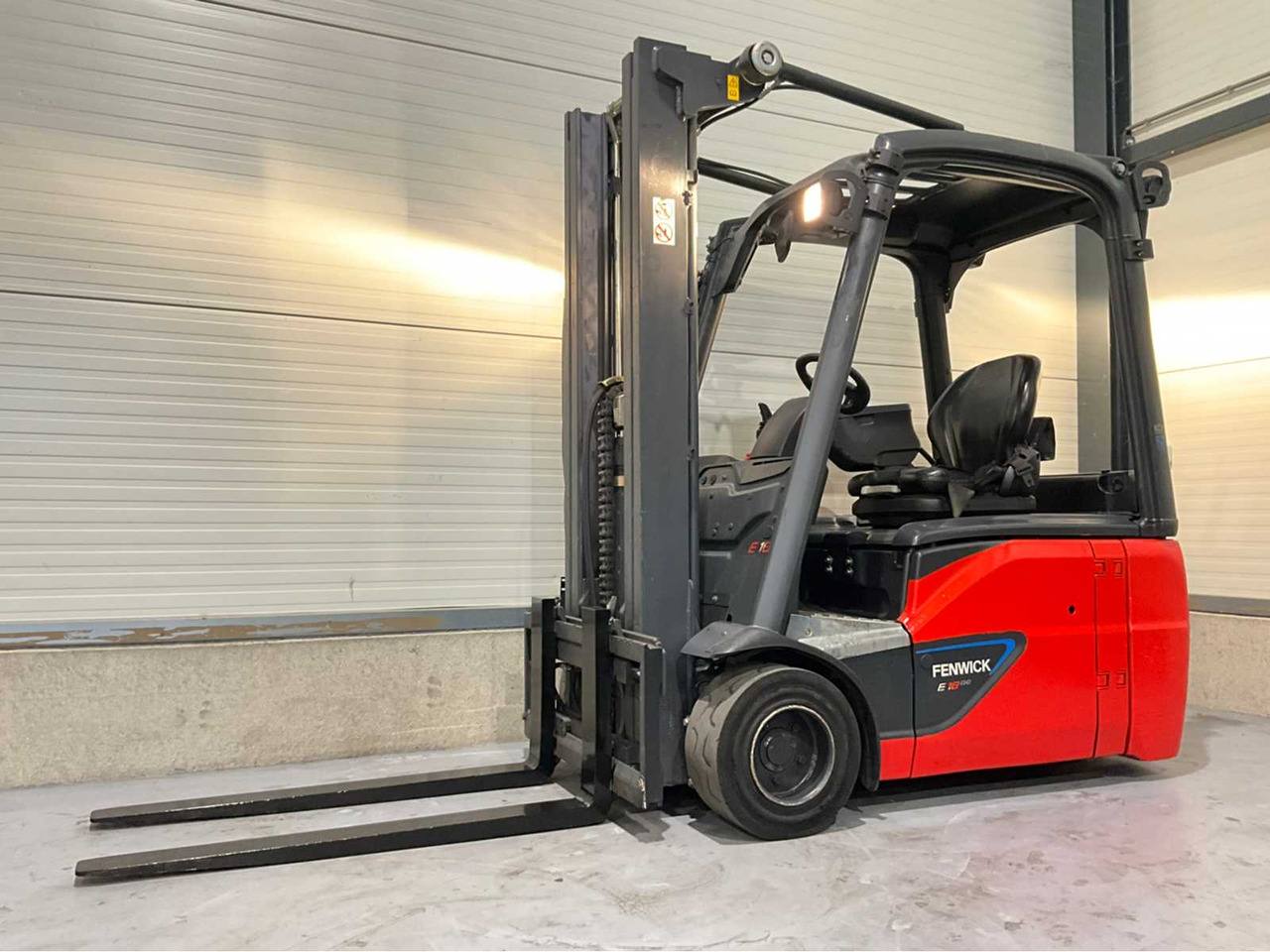 2017 LINDE E18-02 1800KG LI-ION 4171HOUR FORKLIFT - Vysokozdvižný vozík: obrázok 1 2017 LINDE E18-02 1800KG LI-ION 4171HOUR FORKLIFT - Vysokozdvižný vozík: obrázok 1
