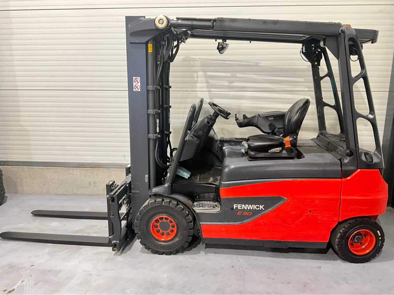 2017 LINDE E30L-01 3000KG FORK ADJUSTER FORKLIFT - Vysokozdvižný vozík: obrázok 3 2017 LINDE E30L-01 3000KG FORK ADJUSTER FORKLIFT - Vysokozdvižný vozík: obrázok 3