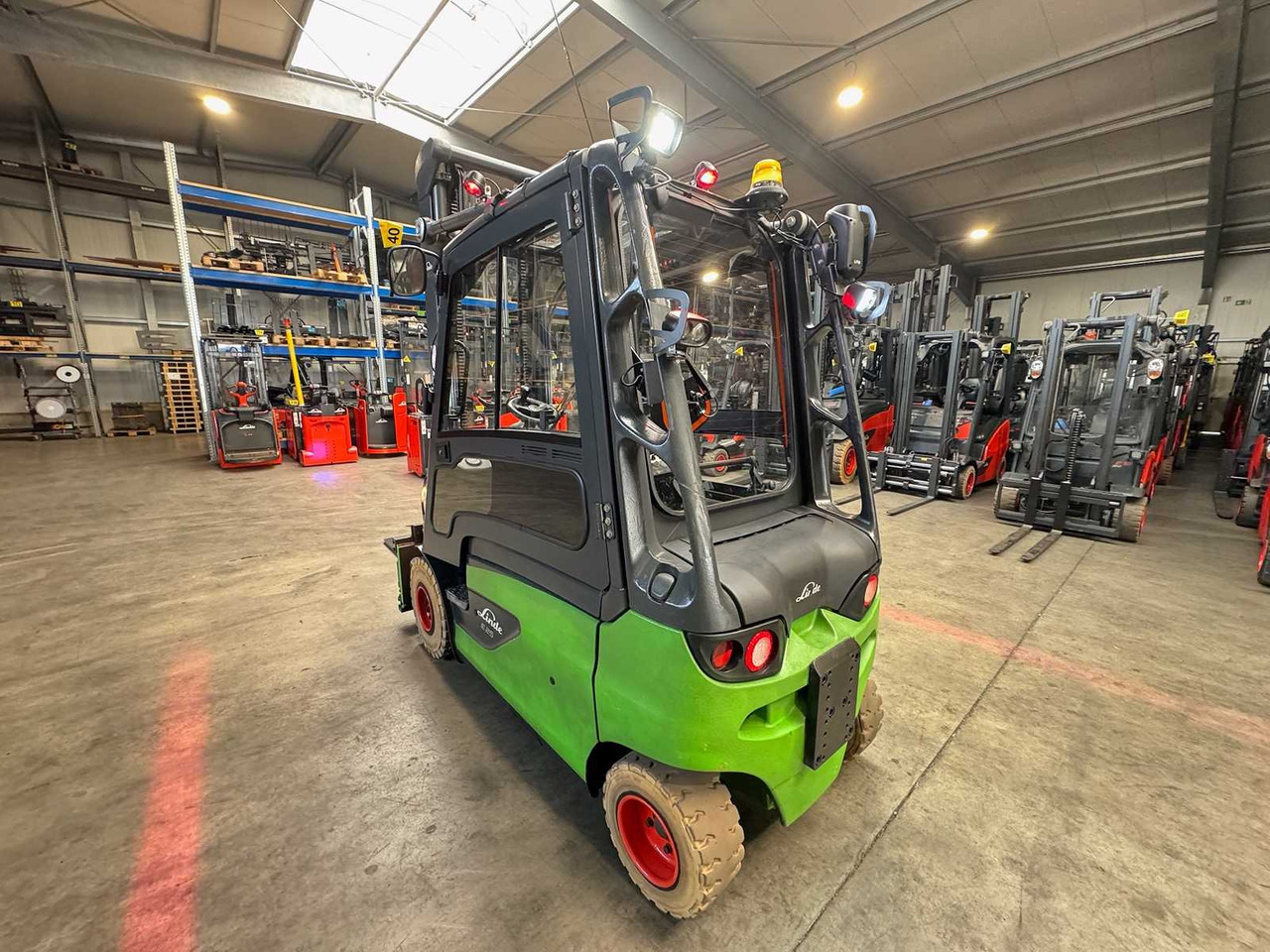 Vysokozdvižný vozík 2017 SERVICE + UVV 07/2026 LINDE E25L 2.500KG EVO 3.+4.: obrázok 8 Vysokozdvižný vozík 2017 SERVICE + UVV 07/2026 LINDE E25L 2.500KG EVO 3.+4.: obrázok 8