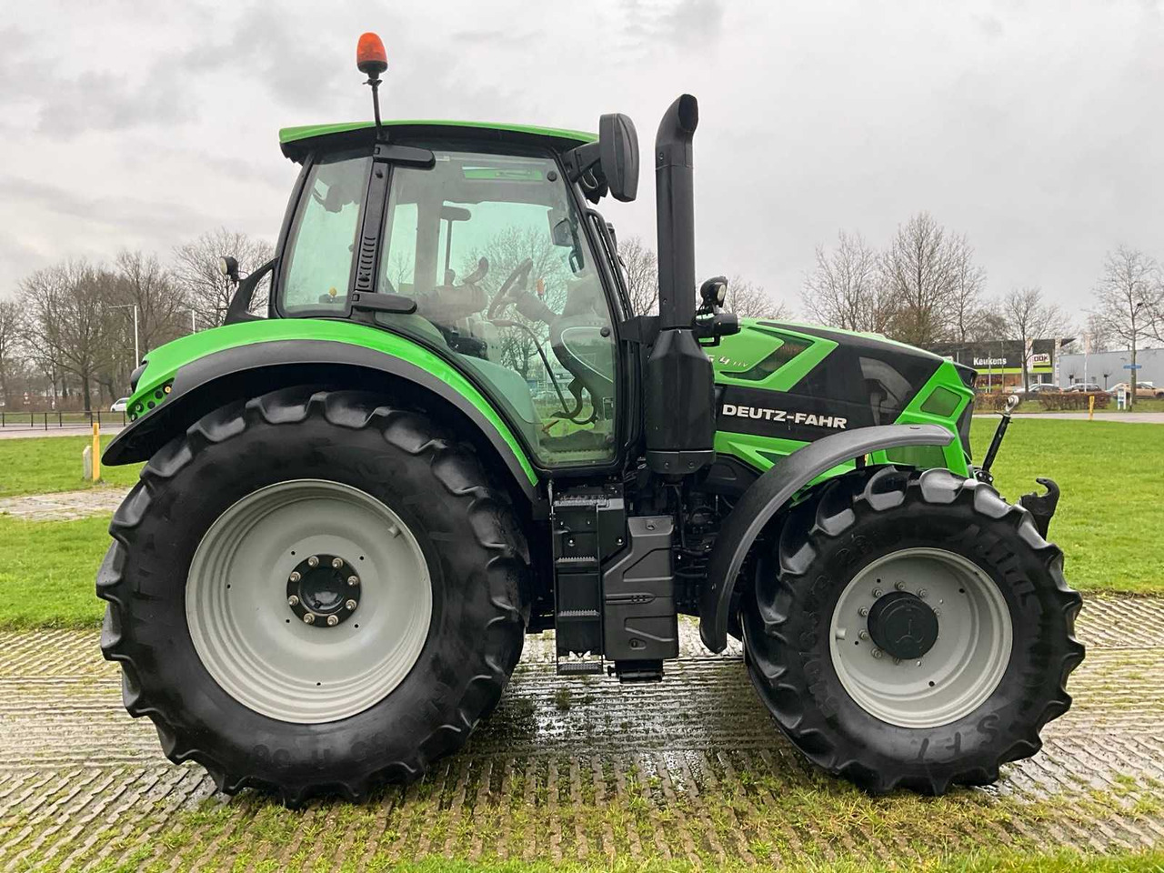 2019 DEUTZ-FAHR AGROTRON 6175.4 TTV VARIO ALL-WHEEL DRIVE FARM TRACTOR - Traktor: obrázok 5 2019 DEUTZ-FAHR AGROTRON 6175.4 TTV VARIO ALL-WHEEL DRIVE FARM TRACTOR - Traktor: obrázok 5
