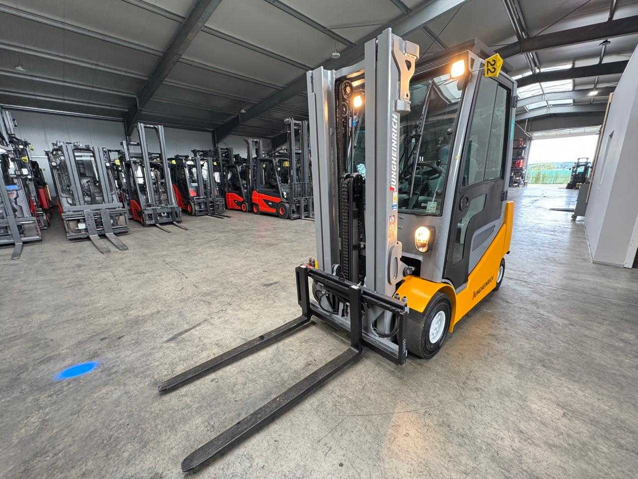 2019 SERVICE + UVV 09/2026 JUNGHEINRICH EFG425 EVO 2,500KG TRIPLEX ELECTRIC FORKLIFT 3RD + 4TH VALVE 7,821 HOURS - Vysokozdvižný vozík: obrázok 2 2019 SERVICE + UVV 09/2026 JUNGHEINRICH EFG425 EVO 2,500KG TRIPLEX ELECTRIC FORKLIFT 3RD + 4TH VALVE 7,821 HOURS - Vysokozdvižný vozík: obrázok 2