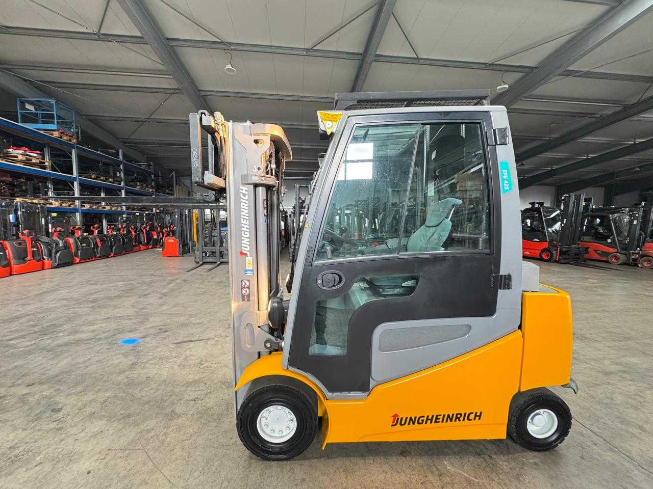 2019 SERVICE + UVV 09/2026 JUNGHEINRICH EFG425 EVO 2,500KG TRIPLEX ELECTRIC FORKLIFT 3RD + 4TH VALVE 7,821 HOURS - Vysokozdvižný vozík: obrázok 3 2019 SERVICE + UVV 09/2026 JUNGHEINRICH EFG425 EVO 2,500KG TRIPLEX ELECTRIC FORKLIFT 3RD + 4TH VALVE 7,821 HOURS - Vysokozdvižný vozík: obrázok 3