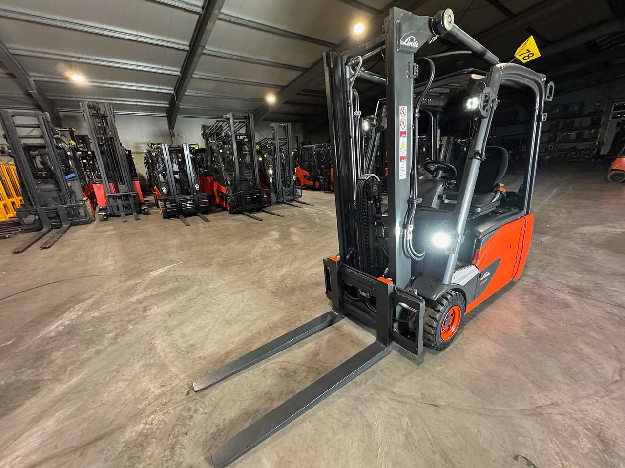 2020 LINDE E16L EVO DUPLEX FREE LIFT 3RD + 4TH VALVE ELECTRIC FORKLIFT 10,364 HOURS - Vysokozdvižný vozík: obrázok 4 2020 LINDE E16L EVO DUPLEX FREE LIFT 3RD + 4TH VALVE ELECTRIC FORKLIFT 10,364 HOURS - Vysokozdvižný vozík: obrázok 4