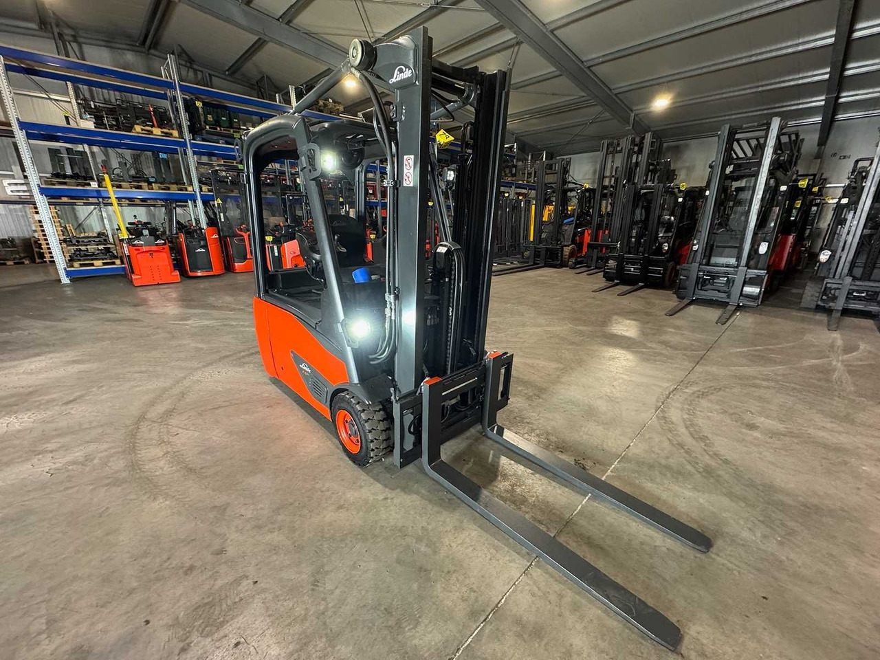 2020 LINDE E16L EVO DUPLEX FREE LIFT 3RD + 4TH VALVE ELECTRIC FORKLIFT 10,364 HOURS - Vysokozdvižný vozík: obrázok 5 2020 LINDE E16L EVO DUPLEX FREE LIFT 3RD + 4TH VALVE ELECTRIC FORKLIFT 10,364 HOURS - Vysokozdvižný vozík: obrázok 5