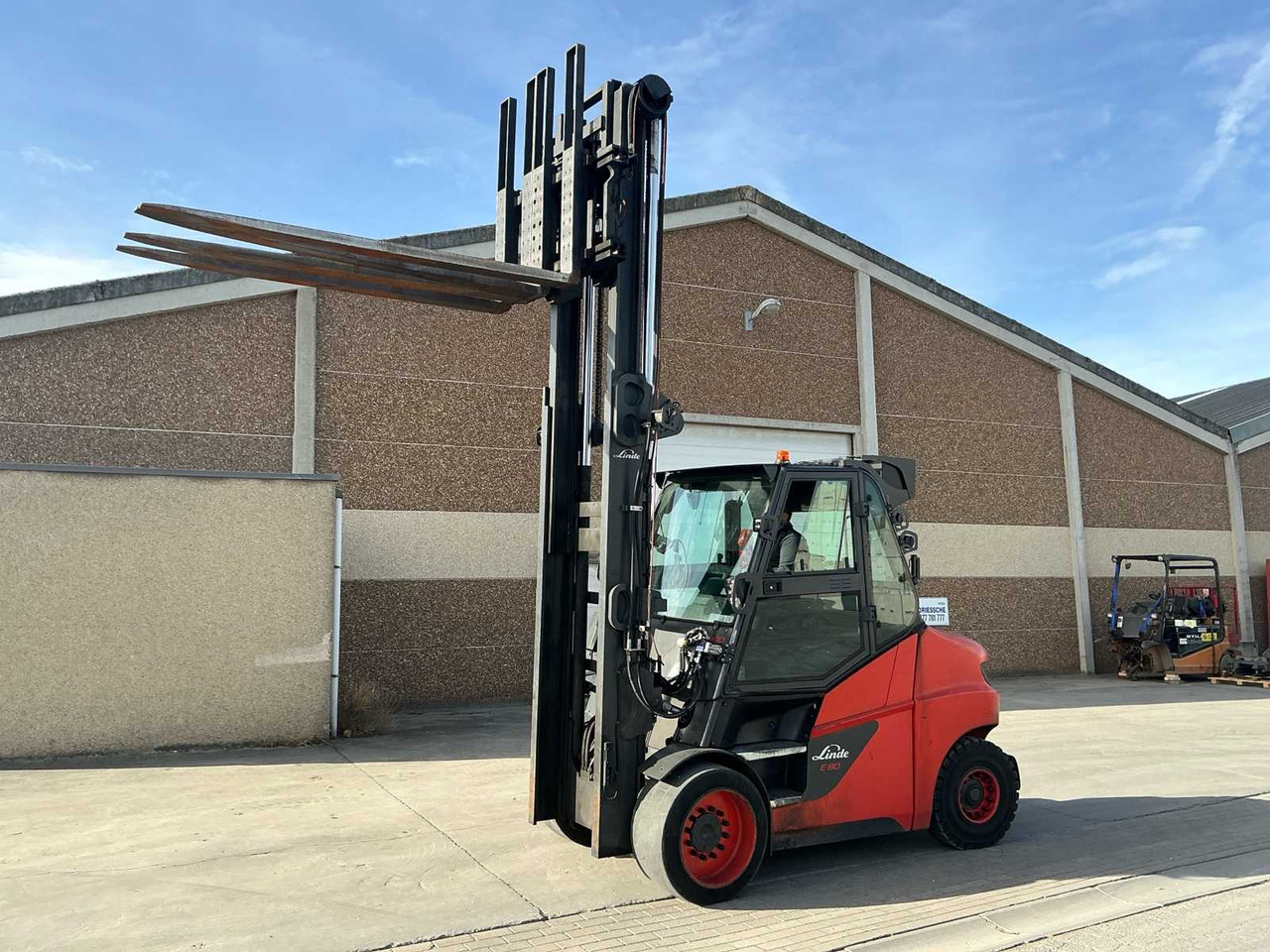 2020 LINDE E80-01/900 FORKLIFT - Vysokozdvižný vozík: obrázok 2 2020 LINDE E80-01/900 FORKLIFT - Vysokozdvižný vozík: obrázok 2