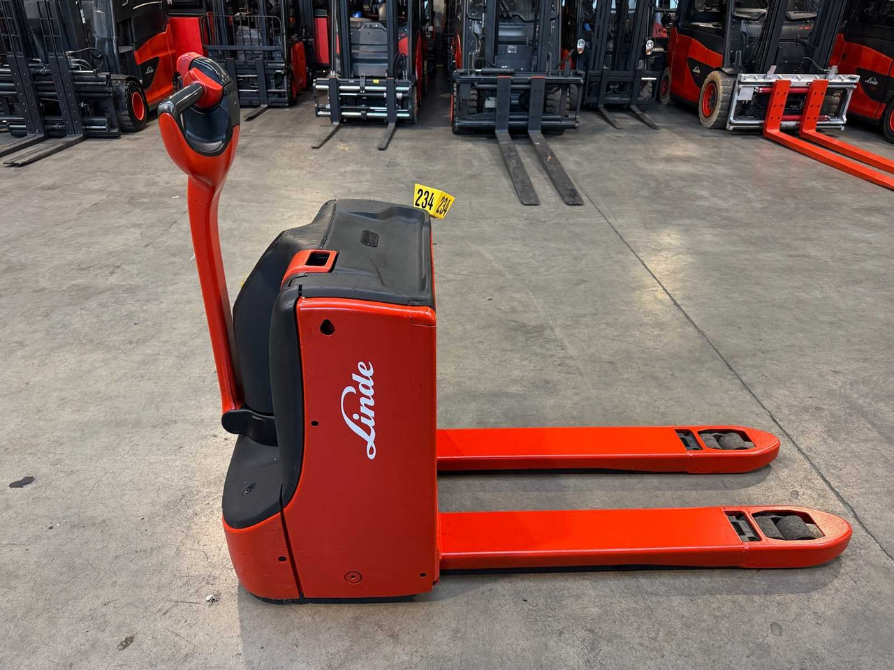 2020 SERVICE 12/2026 LINDE T16 1,600KG PALLET TRUCK ANT STACKER INITIAL STROKE 1,789 HOURS - Vysokozdvižný vozík: obrázok 3 2020 SERVICE 12/2026 LINDE T16 1,600KG PALLET TRUCK ANT STACKER INITIAL STROKE 1,789 HOURS - Vysokozdvižný vozík: obrázok 3