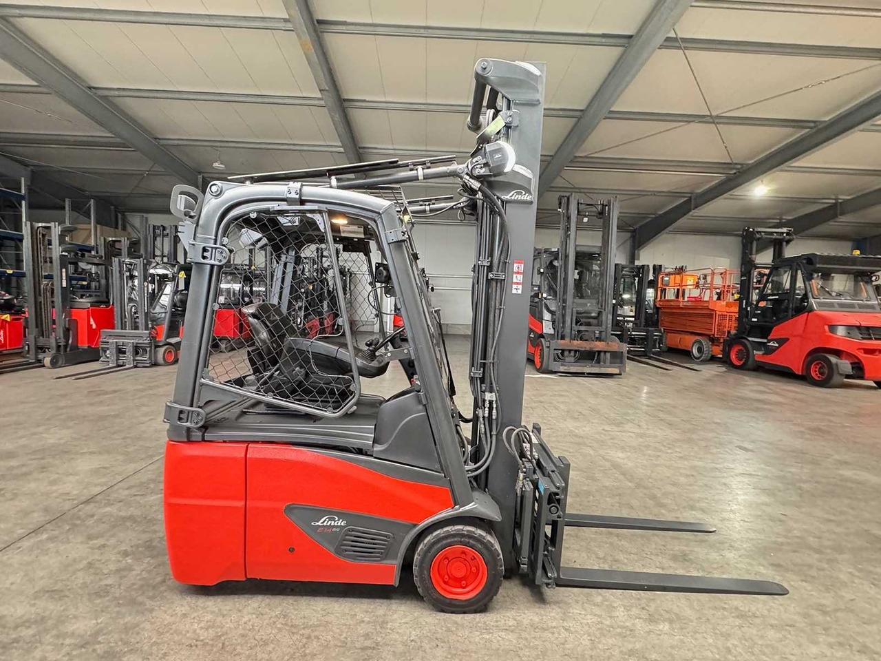 2020 SERVICE + UVV 07/2026 LINDE E14-02 EVO 1,400KG 3RD + 4TH VALVE FORK ADJUSTER FREE LIFT 11,848 HOURS - Vysokozdvižný vozík: obrázok 2 2020 SERVICE + UVV 07/2026 LINDE E14-02 EVO 1,400KG 3RD + 4TH VALVE FORK ADJUSTER FREE LIFT 11,848 HOURS - Vysokozdvižný vozík: obrázok 2