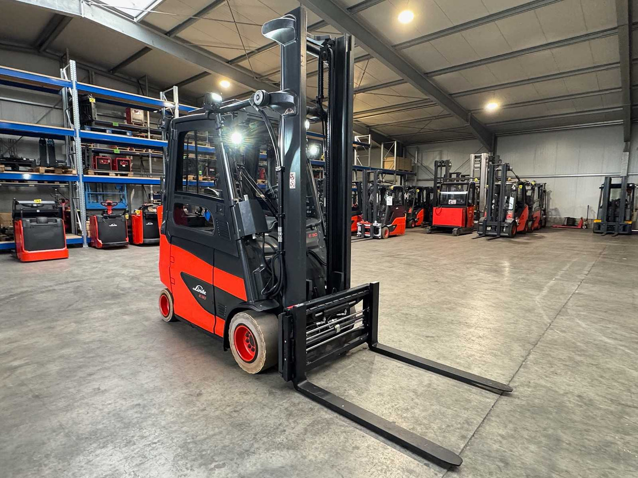 2020 SERVICE + UVV 09/2026 LINDE E30 EVO 3.000KG ELECTRIC FORKLIFT 3RD + 4TH VALVE FORK ADJUSTER 2025 - Vysokozdvižný vozík: obrázok 4 2020 SERVICE + UVV 09/2026 LINDE E30 EVO 3.000KG ELECTRIC FORKLIFT 3RD + 4TH VALVE FORK ADJUSTER 2025 - Vysokozdvižný vozík: obrázok 4