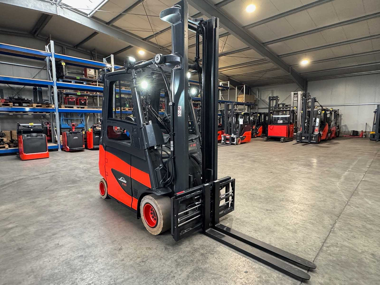 2020 SERVICE + UVV 09/2026 LINDE E30 EVO 3.000KG ELECTRIC FORKLIFT 3RD + 4TH VALVE FORK ADJUSTER 2025 - Vysokozdvižný vozík: obrázok 5 2020 SERVICE + UVV 09/2026 LINDE E30 EVO 3.000KG ELECTRIC FORKLIFT 3RD + 4TH VALVE FORK ADJUSTER 2025 - Vysokozdvižný vozík: obrázok 5