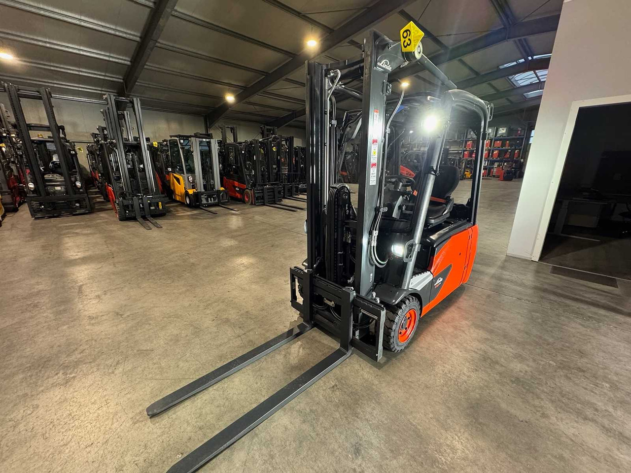 2020 SERVICE+UVV 10/2026 LINDE E16 DUPLEX FREE LIFT 3RD + 4TH VALVE ELECTRIC FORKLIFT 12,549 HOURS - Vysokozdvižný vozík: obrázok 4 2020 SERVICE+UVV 10/2026 LINDE E16 DUPLEX FREE LIFT 3RD + 4TH VALVE ELECTRIC FORKLIFT 12,549 HOURS - Vysokozdvižný vozík: obrázok 4