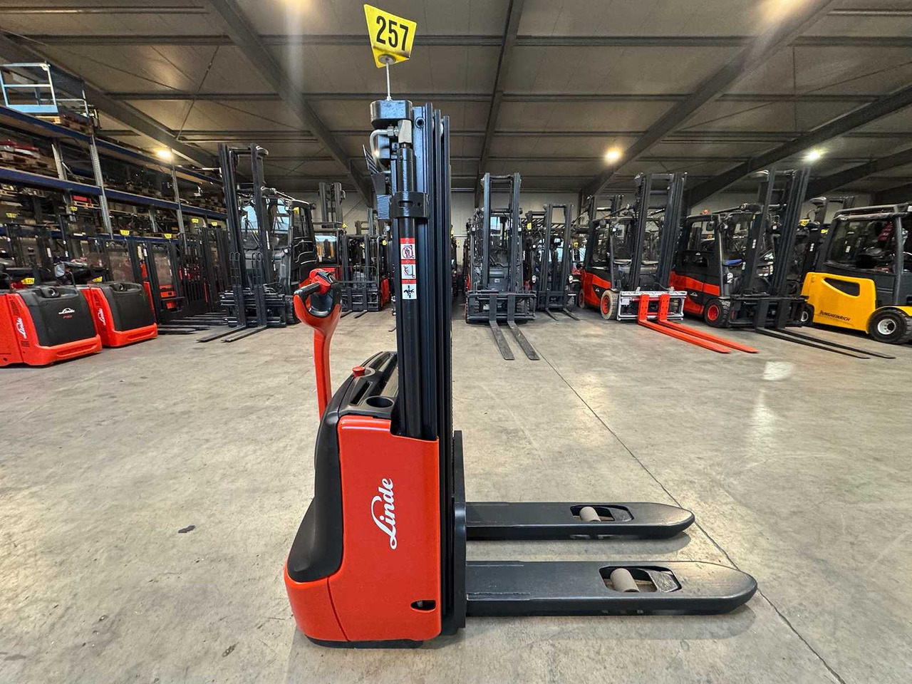 2020 SERVICE + UVV 12/2026 LINDE L12I 1.200KG TRIPLEX 383CM PALLET TRUCK ANT 3.309 HOURS - Vysokozdvižný vozík: obrázok 4 2020 SERVICE + UVV 12/2026 LINDE L12I 1.200KG TRIPLEX 383CM PALLET TRUCK ANT 3.309 HOURS - Vysokozdvižný vozík: obrázok 4