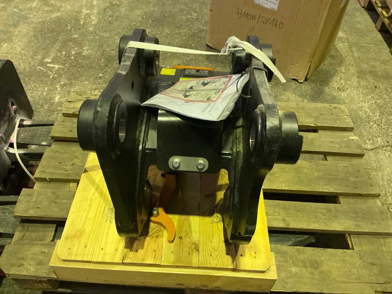 2021 ACB 5113481-B QUICK COUPLER, MECH. - Kolesový nakladač: obrázok 4 2021 ACB 5113481-B QUICK COUPLER, MECH. - Kolesový nakladač: obrázok 4