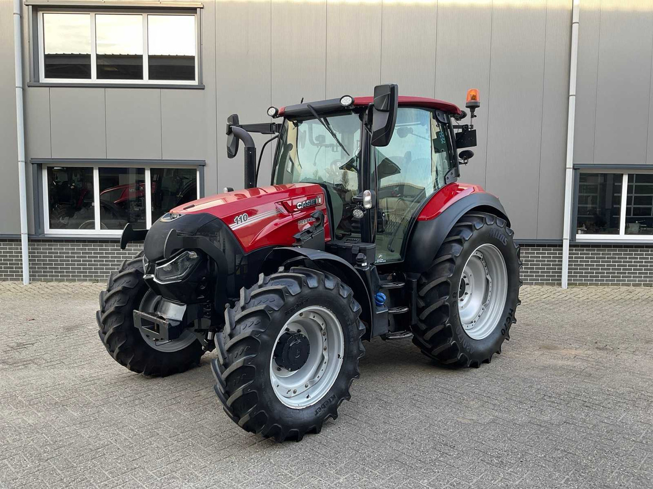 2021 CASE IH VESTRUM 110 CVXDRIVE ALL-WHEEL DRIVE FARM TRACTOR - Traktor: obrázok 1 2021 CASE IH VESTRUM 110 CVXDRIVE ALL-WHEEL DRIVE FARM TRACTOR - Traktor: obrázok 1