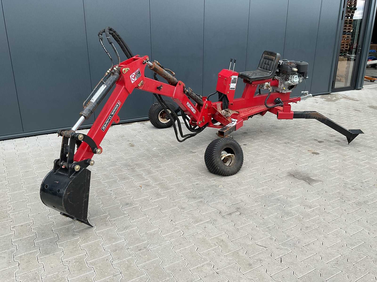 2021 EXCAVATOR WITH HITCH BACKHOE LOADER - Mini rýpadlo: obrázok 2 2021 EXCAVATOR WITH HITCH BACKHOE LOADER - Mini rýpadlo: obrázok 2