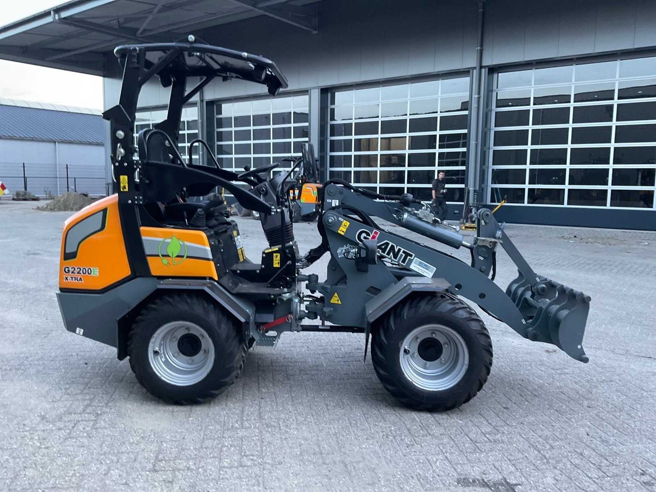 2022 GIANT G2200E X-TRA ELECTRIC MINI SHOVEL - Kolesový nakladač: obrázok 5 2022 GIANT G2200E X-TRA ELECTRIC MINI SHOVEL - Kolesový nakladač: obrázok 5