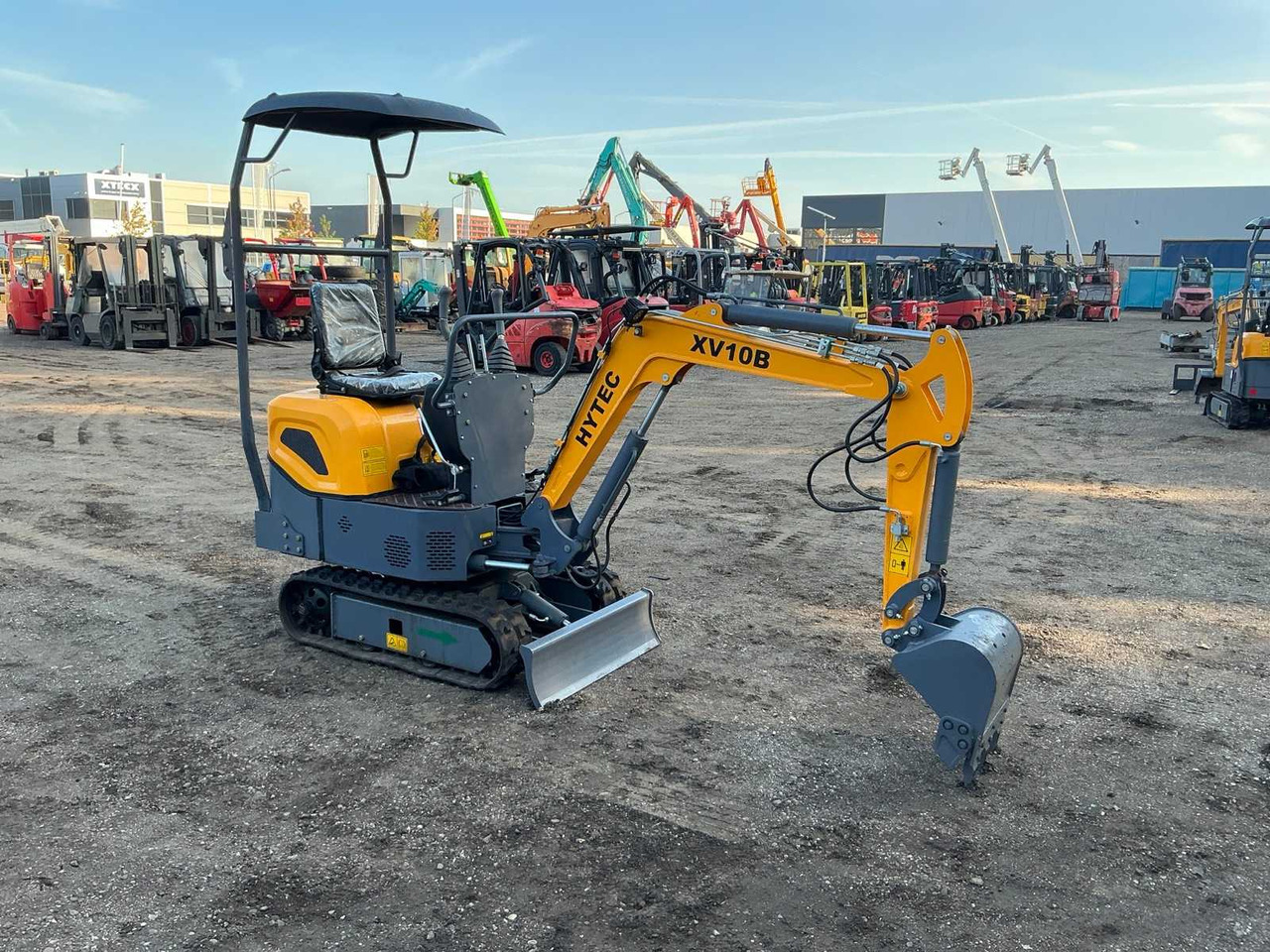 Mini rýpadlo 2022 HYTEC XV10B MINI EXCAVATOR: obrázok 7 Mini rýpadlo 2022 HYTEC XV10B MINI EXCAVATOR: obrázok 7