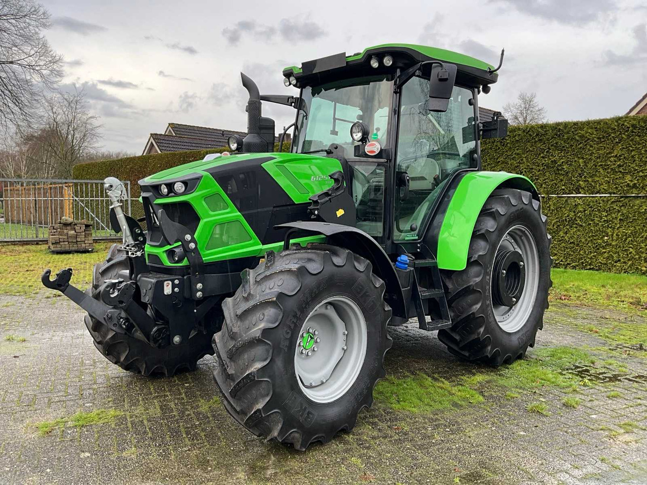 2023 DEUTZ-FAHR 6125 C TTV VARIO ALL-WHEEL DRIVE FARM TRACTOR - Traktor: obrázok 1 2023 DEUTZ-FAHR 6125 C TTV VARIO ALL-WHEEL DRIVE FARM TRACTOR - Traktor: obrázok 1