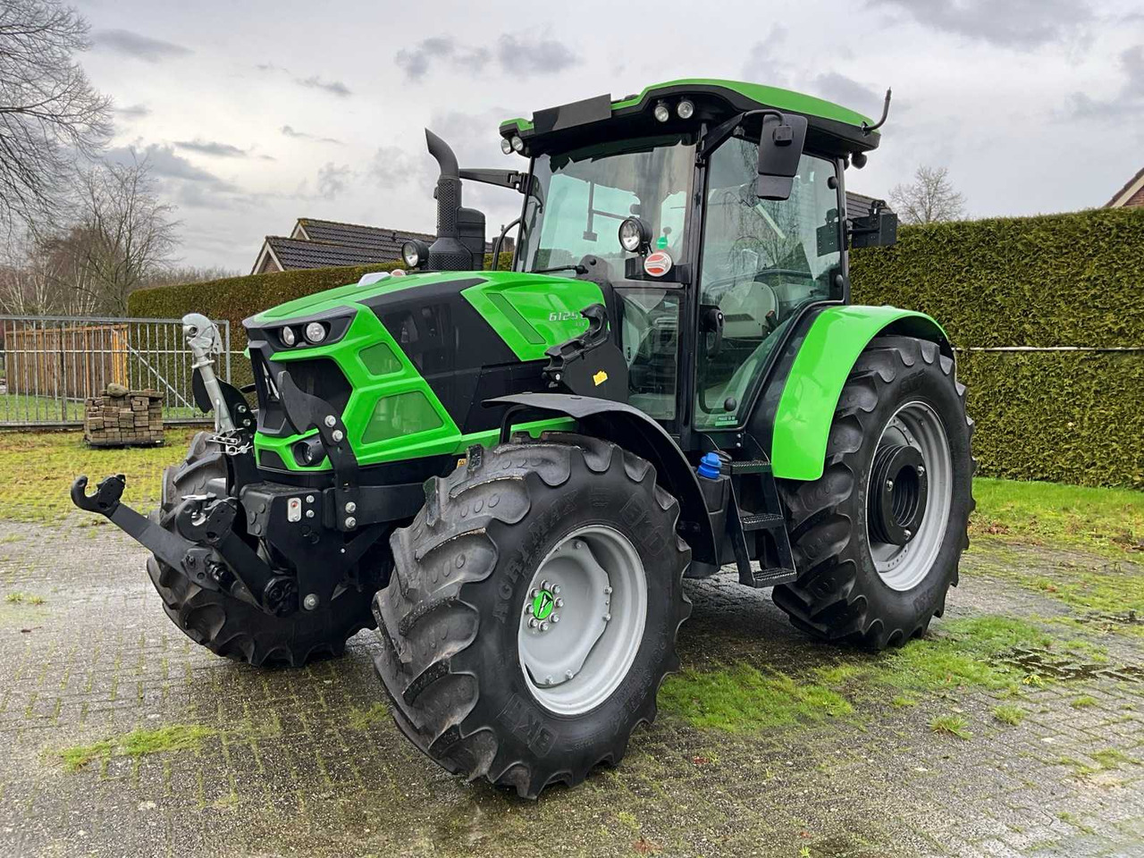 2023 DEUTZ-FAHR 6125 C TTV VARIO ALL-WHEEL DRIVE FARM TRACTOR - Traktor: obrázok 2 2023 DEUTZ-FAHR 6125 C TTV VARIO ALL-WHEEL DRIVE FARM TRACTOR - Traktor: obrázok 2
