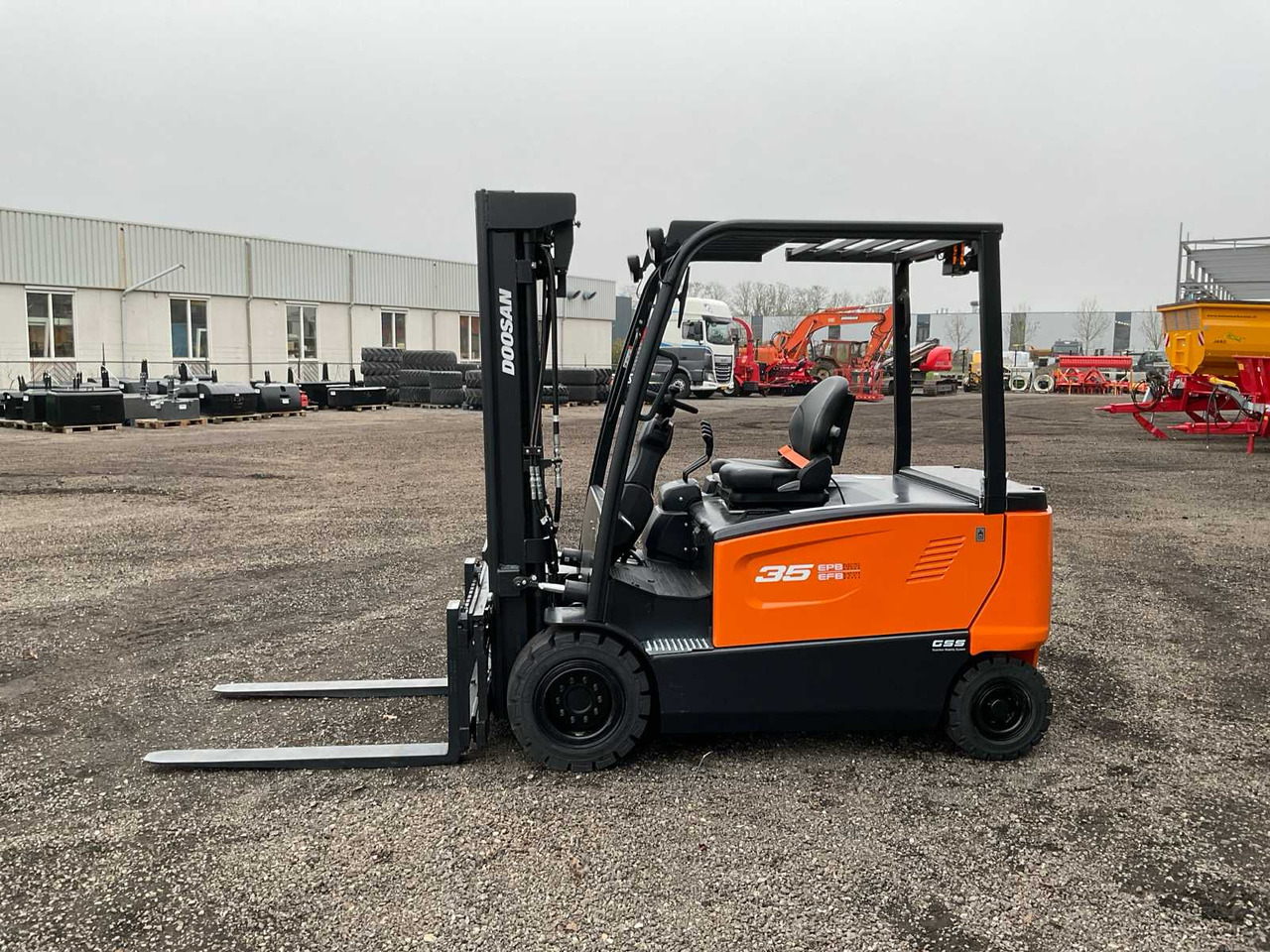 2023 DOOSAN B35X-7B PLUS FORKLIFT - Vysokozdvižný vozík: obrázok 4 2023 DOOSAN B35X-7B PLUS FORKLIFT - Vysokozdvižný vozík: obrázok 4