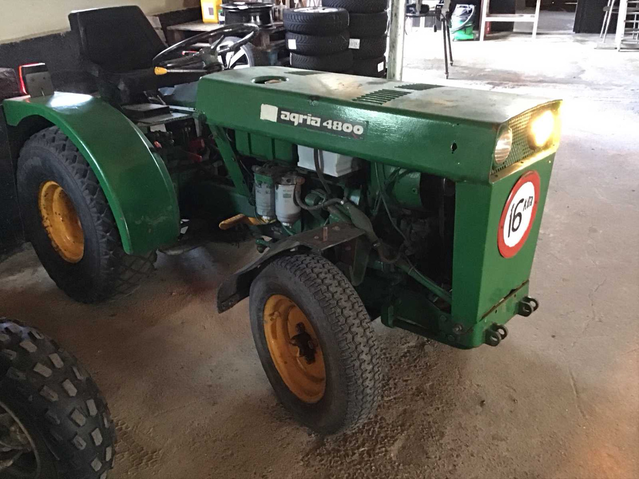 Agria 4800 - Kompaktný traktor: obrázok 4 Agria 4800 - Kompaktný traktor: obrázok 4