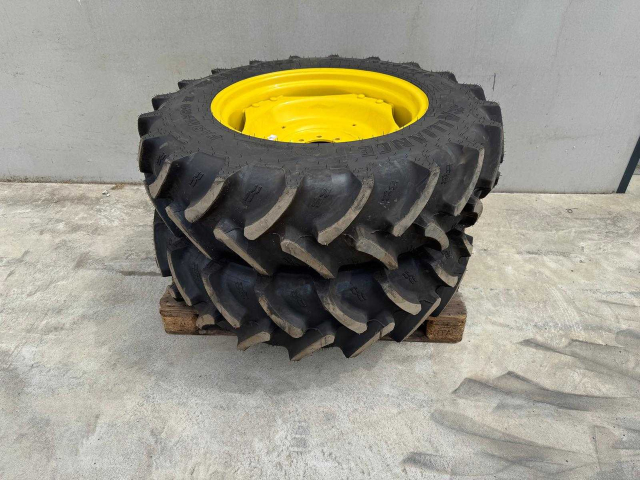 Alliance Farmpro 2 - Pneumatiky a disky pre Traktor: obrázok 2 Alliance Farmpro 2 - Pneumatiky a disky pre Traktor: obrázok 2