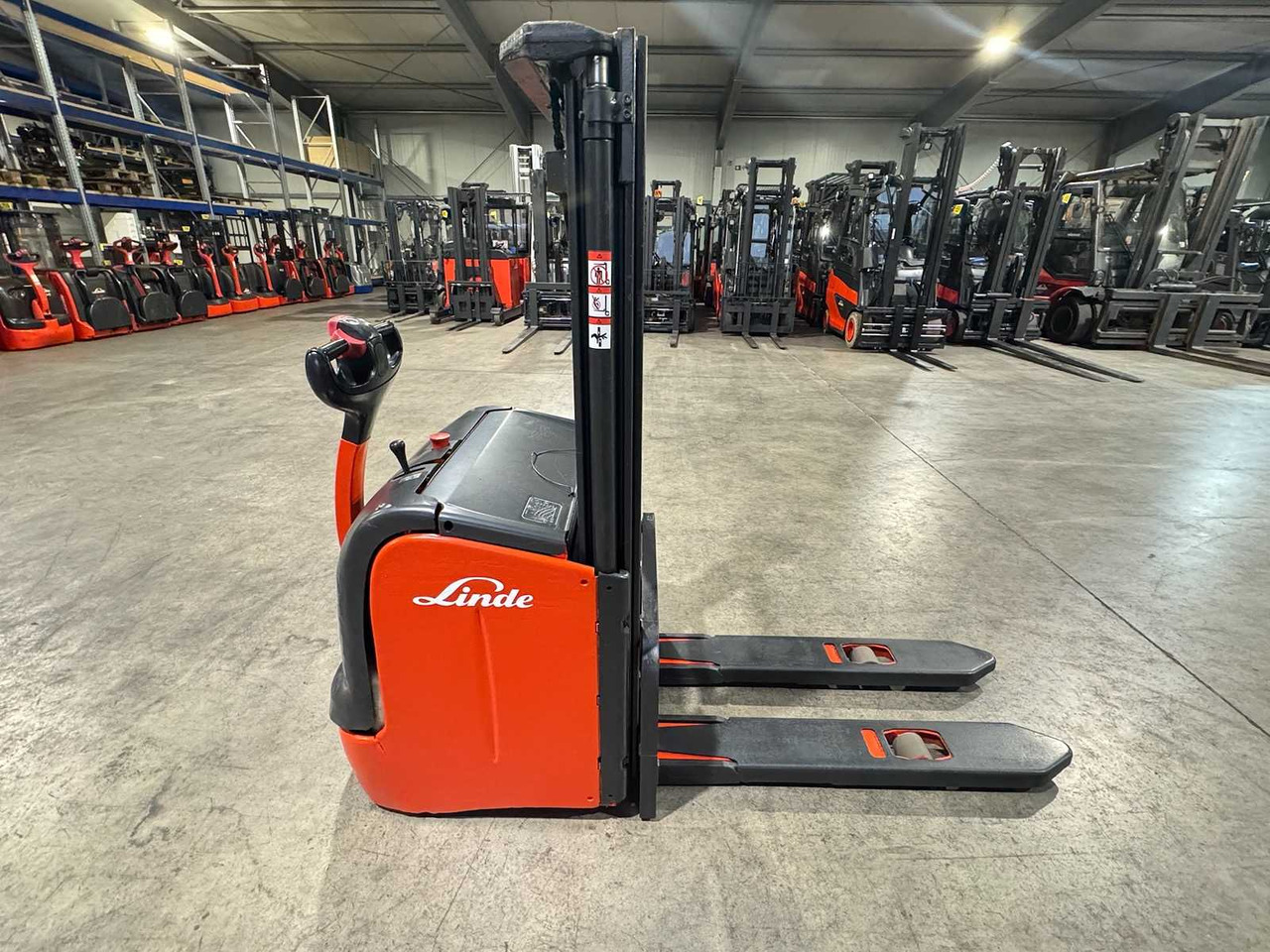 BATTERY 2020 LINDE L14 1.400KG PALLET TRUCK STACKER ANT STACKER - Vysokozdvižný vozík: obrázok 4 BATTERY 2020 LINDE L14 1.400KG PALLET TRUCK STACKER ANT STACKER - Vysokozdvižný vozík: obrázok 4