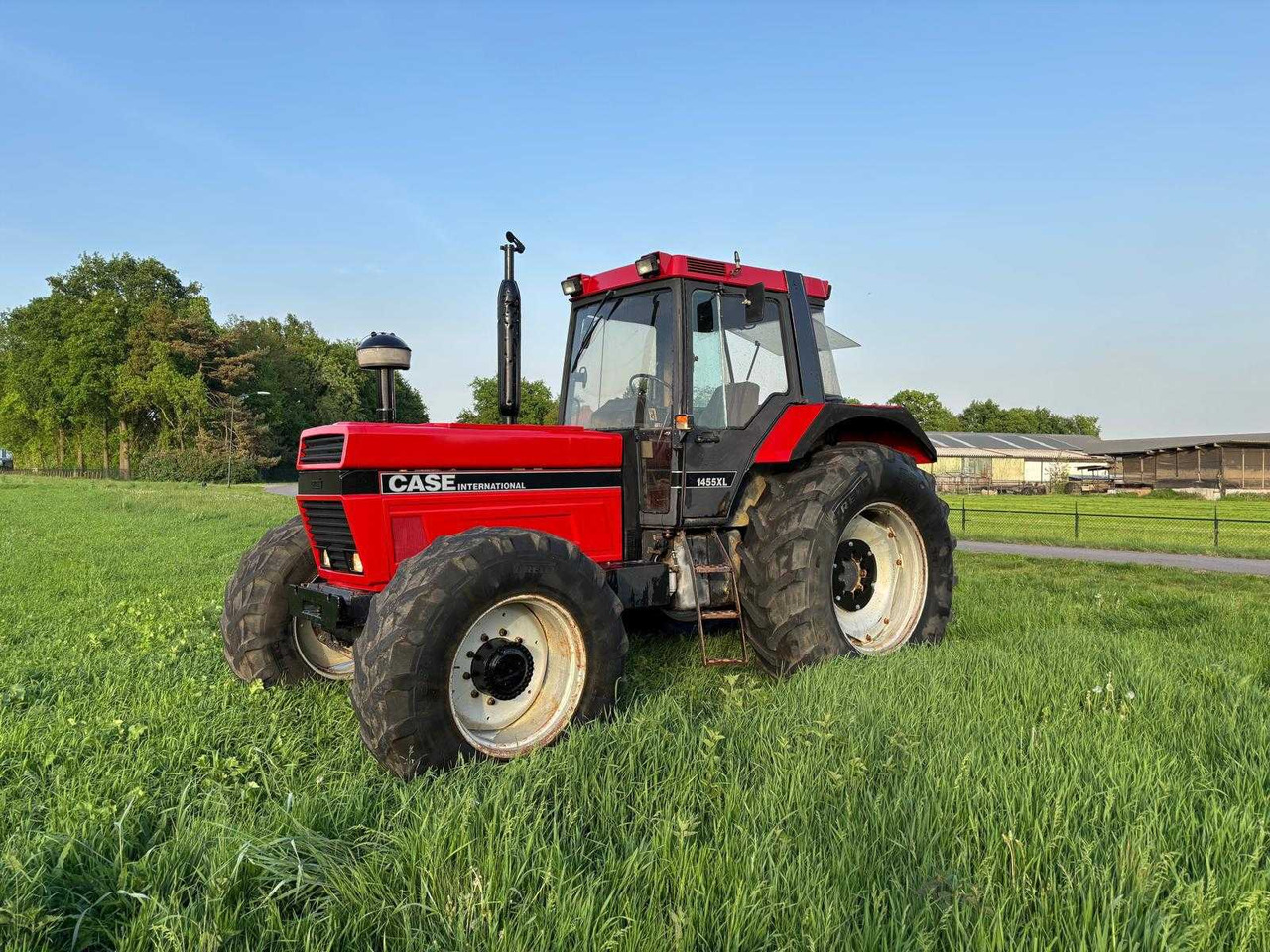 CASE INTERNATIONAL - 1988 - 1455 XL - ALL-WHEEL DRIVE FARM TRACTOR - Traktor: obrázok 3 CASE INTERNATIONAL - 1988 - 1455 XL - ALL-WHEEL DRIVE FARM TRACTOR - Traktor: obrázok 3
