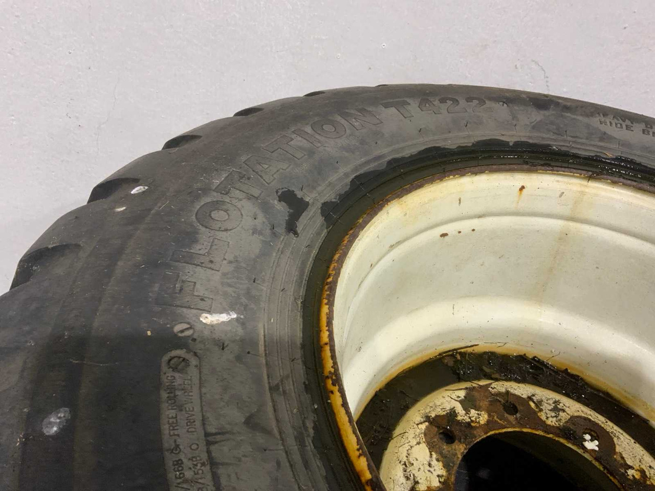 Traktor CEAT FLOTATION T422 - 600/55R22.5 TIPPER TIRE (2X): obrázok 7 Traktor CEAT FLOTATION T422 - 600/55R22.5 TIPPER TIRE (2X): obrázok 7