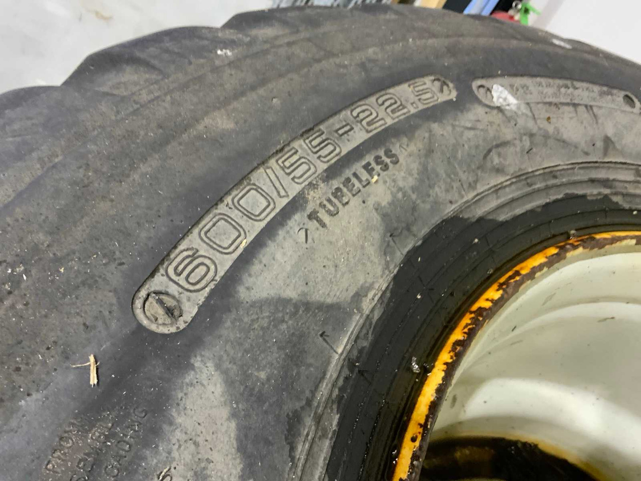 Traktor CEAT FLOTATION T422 - 600/55R22.5 TIPPER TIRE (2X): obrázok 9 Traktor CEAT FLOTATION T422 - 600/55R22.5 TIPPER TIRE (2X): obrázok 9