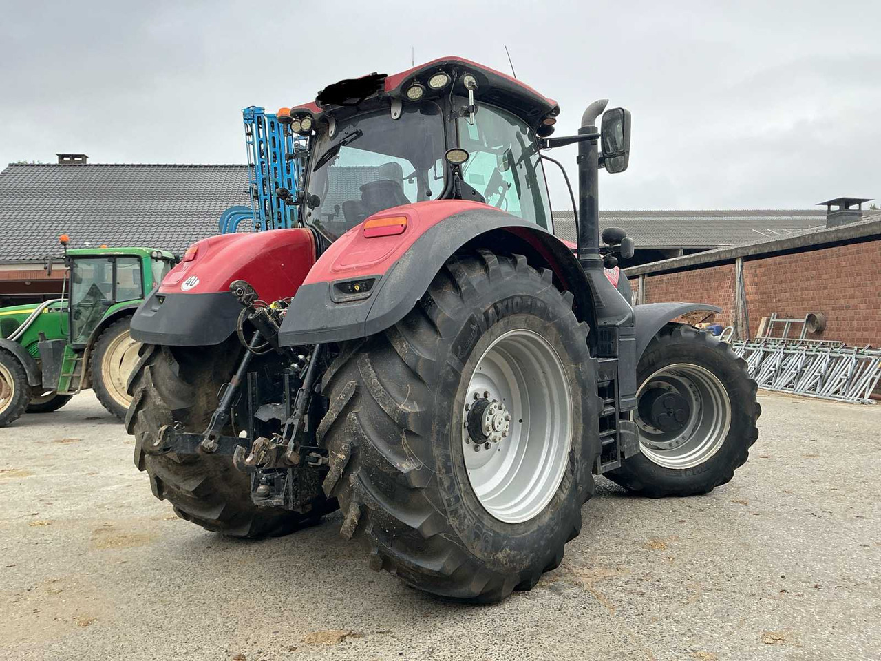 Case IH Optum 300 CVX - Traktor: obrázok 5 Case IH Optum 300 CVX - Traktor: obrázok 5